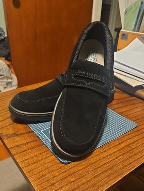 Orthofeet Women's 11 Black Suede Slip-On Loafers